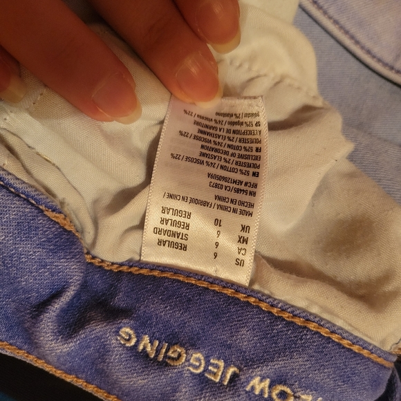 American Eagle Ripped Jeggings - Picture 3 of 3